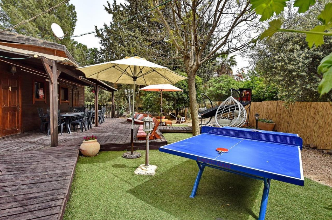 פינה במעיין Villa Mishmār Hāyardin Екстериор снимка