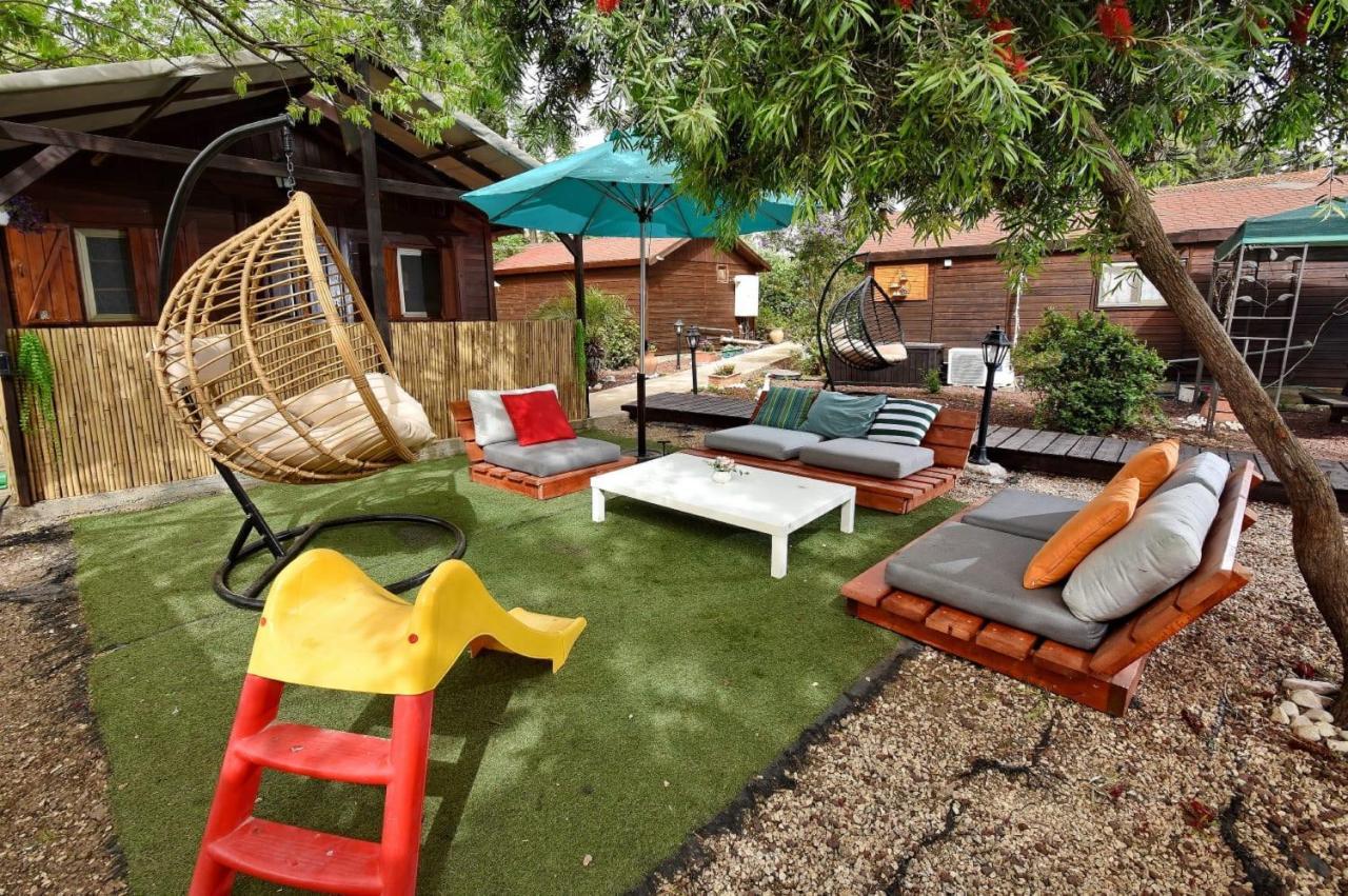 פינה במעיין Villa Mishmār Hāyardin Екстериор снимка