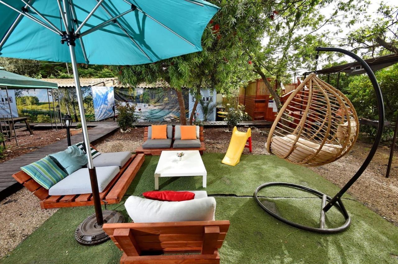 פינה במעיין Villa Mishmār Hāyardin Екстериор снимка